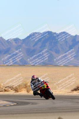 media/Jan-08-2022-SoCal Trackdays (Sat) [[1ec2777125]]/Turn 4 (1145am)/